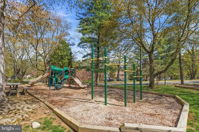 2174 GOLF COURSE DR, Reston, VA 20191