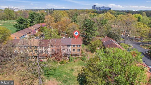 2174 GOLF COURSE DR, Reston, VA 20191