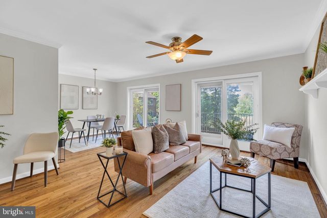 2174 GOLF COURSE DR, Reston, VA 20191