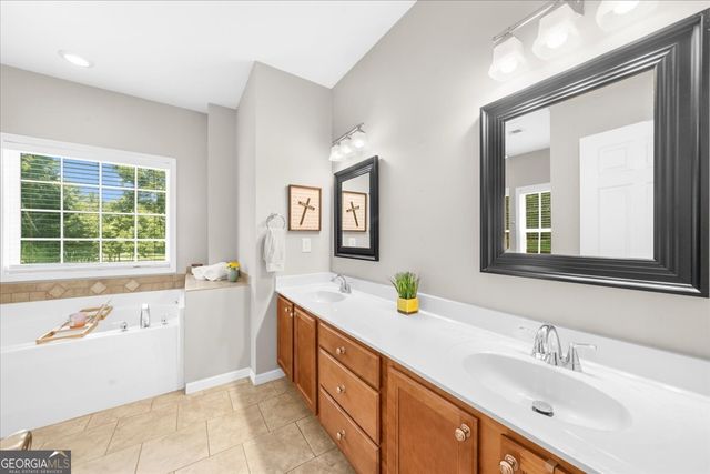 162 Deer Creek Trail, Moreland, GA 30259