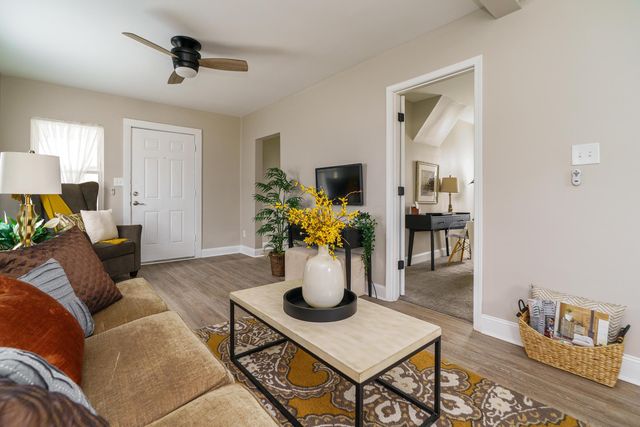 2220 Sale Road, Columbus, OH 43224