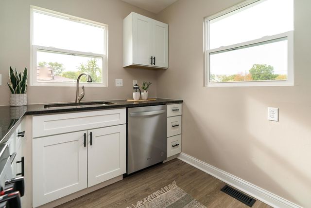 2220 Sale Road, Columbus, OH 43224