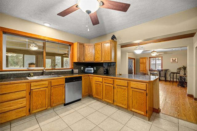 18400 N US HIGHWAY 441, Reddick, FL 32686