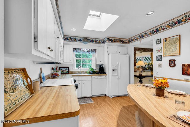 40 Brookside Lane, Little Silver, NJ 07739