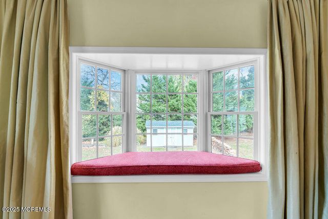 40 Brookside Lane, Little Silver, NJ 07739