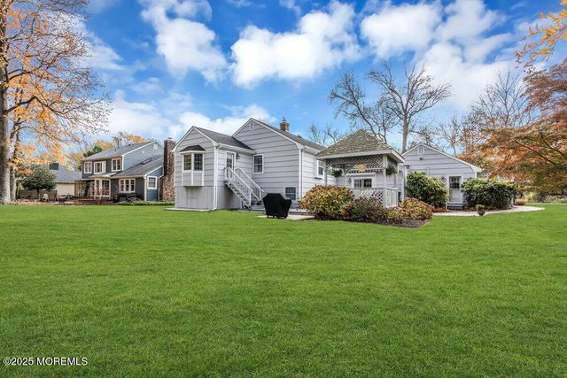 40 Brookside Lane, Little Silver, NJ 07739