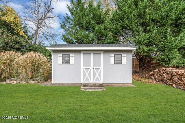 40 Brookside Lane, Little Silver, NJ 07739