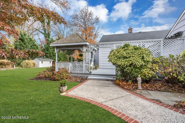 40 Brookside Lane, Little Silver, NJ 07739