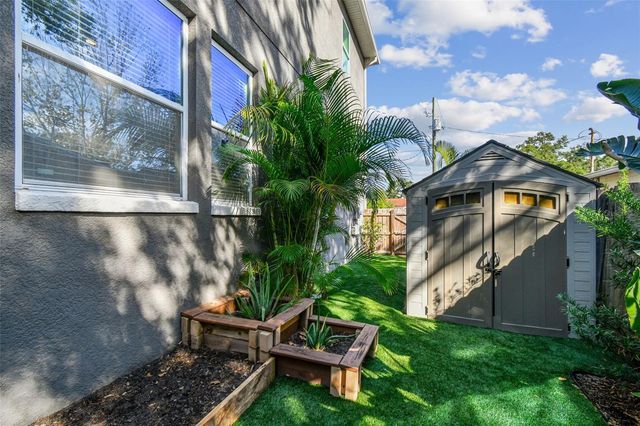 2808 W PEARL AVENUE, Tampa, FL 33611