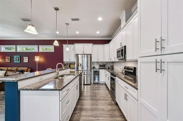 2808 W PEARL AVENUE, Tampa, FL 33611