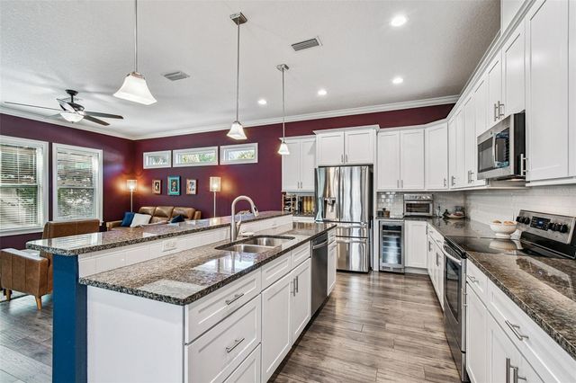 2808 W PEARL AVENUE, Tampa, FL 33611