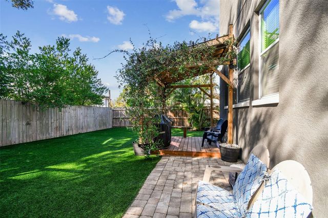 2808 W PEARL AVENUE, Tampa, FL 33611