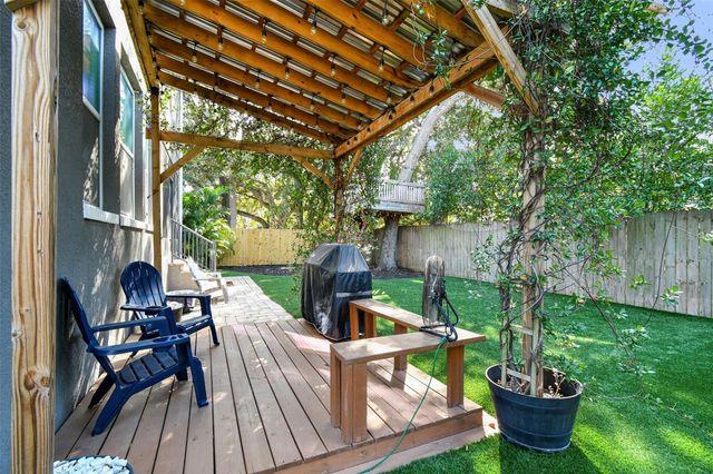 2808 W PEARL AVENUE, Tampa, FL 33611