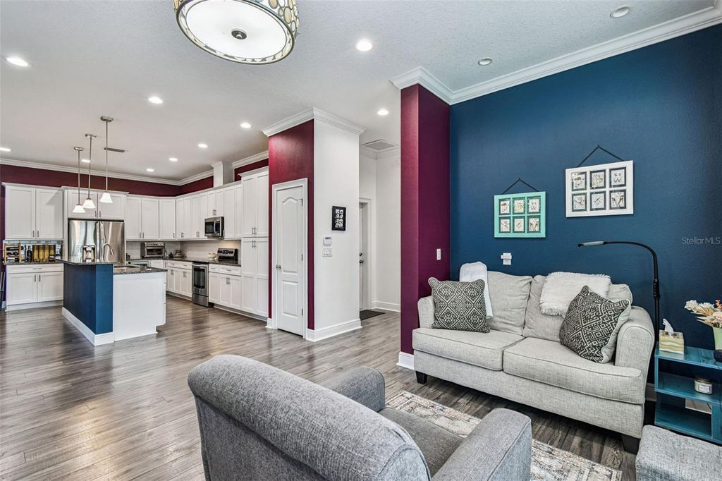 Image 27 of property listing at 2808 W PEARL AVENUE, Tampa, FL 33611