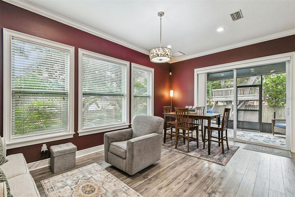 Image 29 of property listing at 2808 W PEARL AVENUE, Tampa, FL 33611