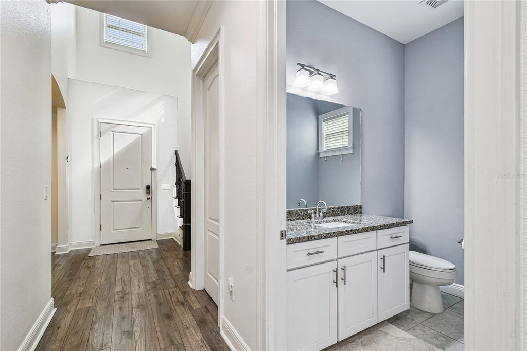 Image 31 of property listing at 2808 W PEARL AVENUE, Tampa, FL 33611