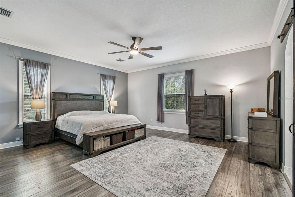 Image 35 of property listing at 2808 W PEARL AVENUE, Tampa, FL 33611