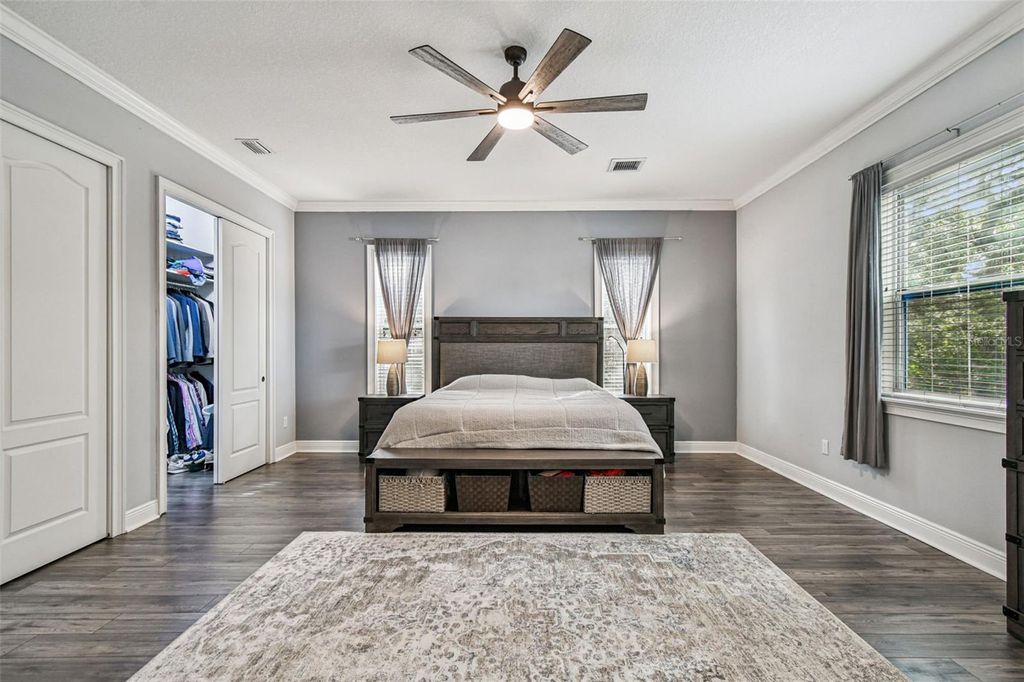 Image 36 of property listing at 2808 W PEARL AVENUE, Tampa, FL 33611