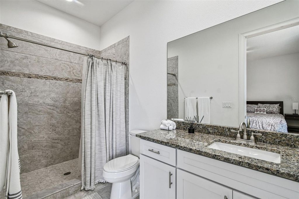 Image 43 of property listing at 2808 W PEARL AVENUE, Tampa, FL 33611