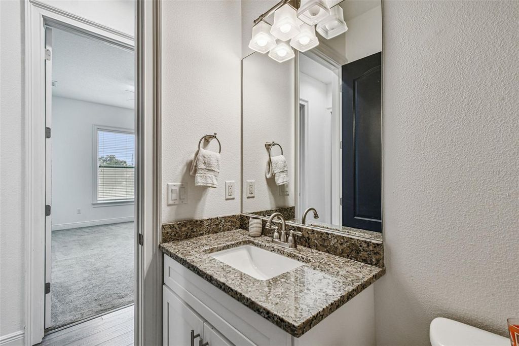 Image 47 of property listing at 2808 W PEARL AVENUE, Tampa, FL 33611