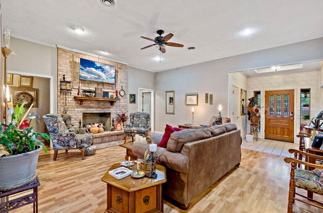 1720 N Collegiate Drive, Paris, TX 75460