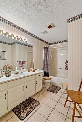 1720 N Collegiate Drive, Paris, TX 75460