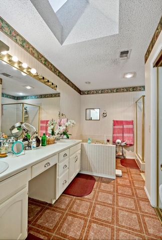 1720 N Collegiate Drive, Paris, TX 75460