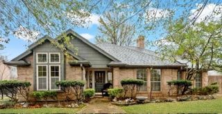 1720 N Collegiate Drive, Paris, TX 75460