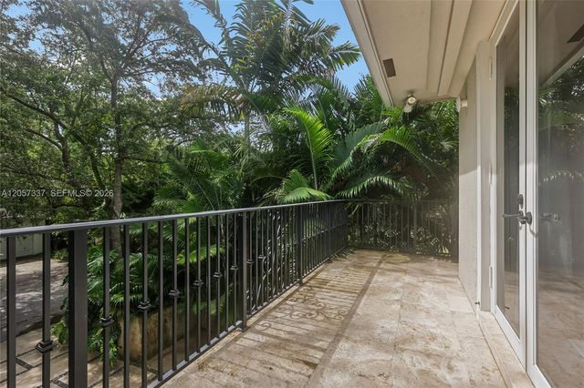 7830 SW 48th Ct, Miami, FL 33143
