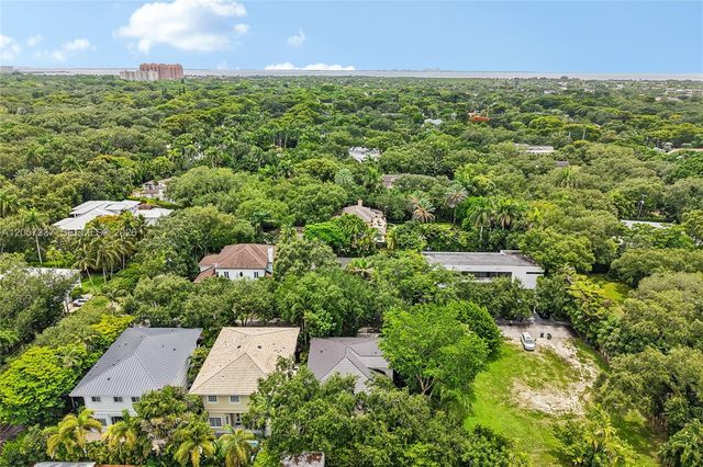 7830 SW 48th Ct, Miami, FL 33143
