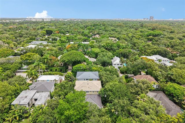 7830 SW 48th Ct, Miami, FL 33143