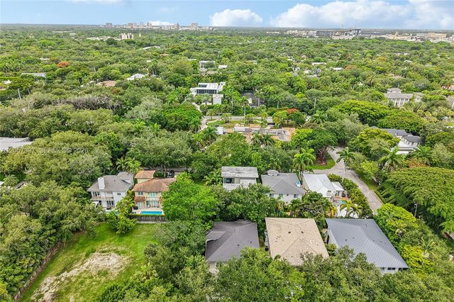 7830 SW 48th Ct, Miami, FL 33143