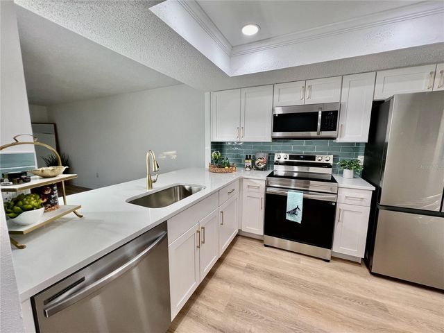 3504 BENEVA ROAD 206, Sarasota, FL 34232