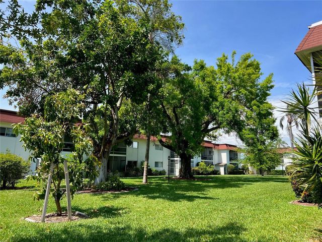3504 BENEVA ROAD 206, Sarasota, FL 34232