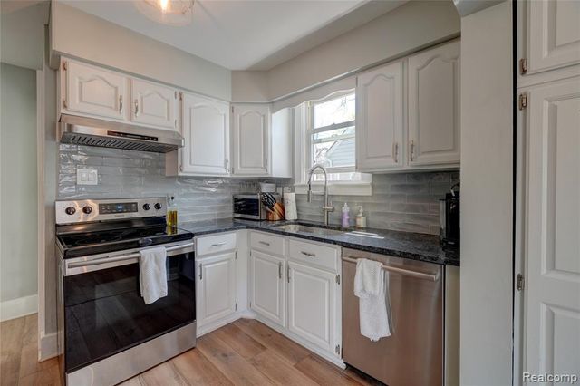 59 Wellesley Drive, Pleasant Ridge, MI 48069