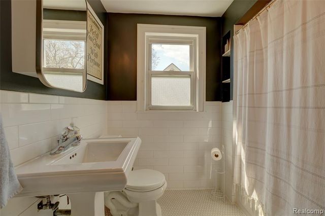 59 Wellesley Drive, Pleasant Ridge, MI 48069