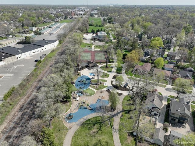 59 Wellesley Drive, Pleasant Ridge, MI 48069