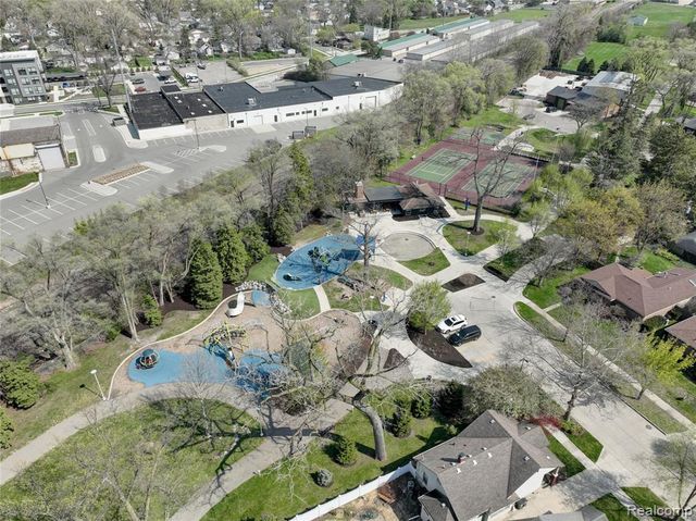 59 Wellesley Drive, Pleasant Ridge, MI 48069