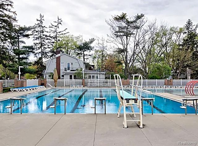59 Wellesley Drive, Pleasant Ridge, MI 48069