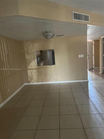 6548 Racquet Club Dr 89, Lauderhill, FL 33319