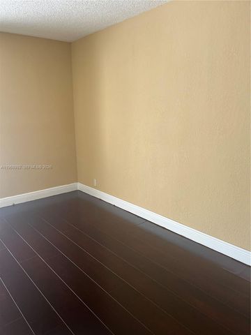 6548 Racquet Club Dr 89, Lauderhill, FL 33319