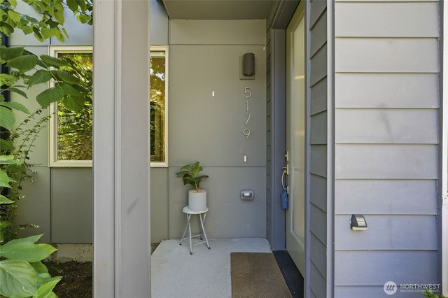 5179 42nd Avenue S, Seattle, WA 98118