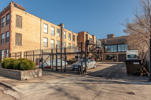 2425 W 14th Street, Chicago, IL 60608