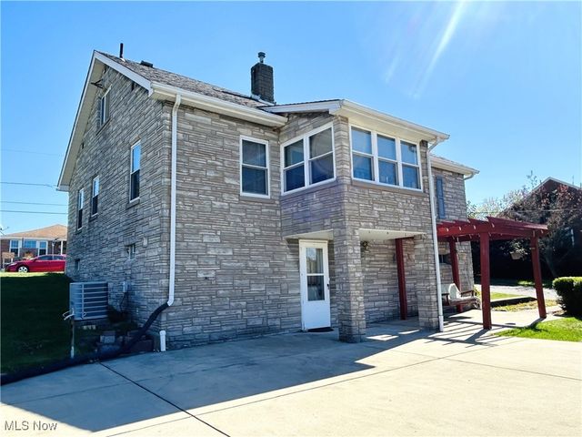 141 Cleveland Road, Weirton, WV 26062