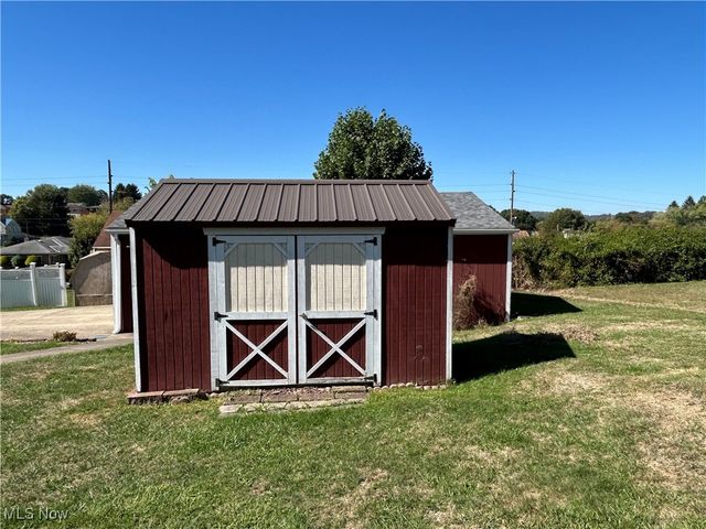 141 Cleveland Road, Weirton, WV 26062