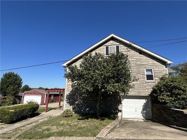 141 Cleveland Road, Weirton, WV 26062