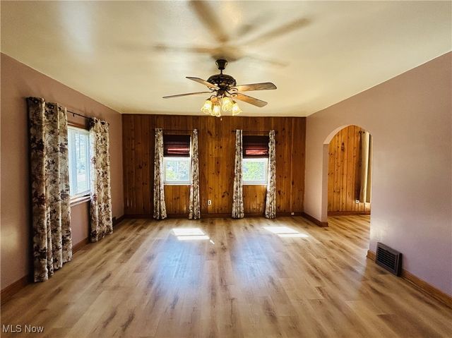 141 Cleveland Road, Weirton, WV 26062