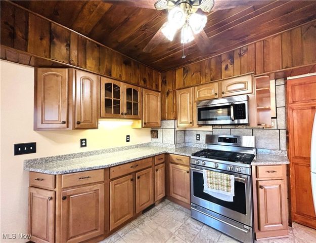 141 Cleveland Road, Weirton, WV 26062