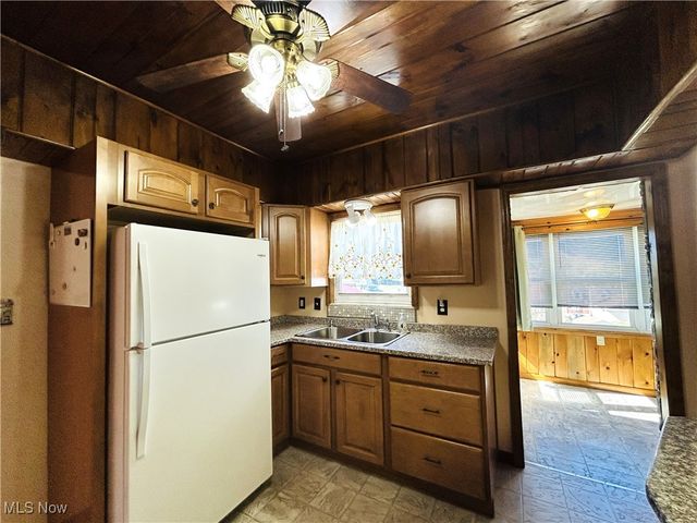 141 Cleveland Road, Weirton, WV 26062