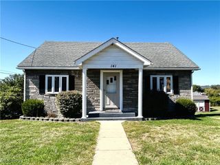 141 Cleveland Road, Weirton, WV 26062
